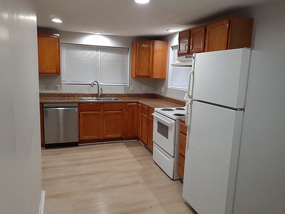 3rd image of 11145 N Kenwood Ave