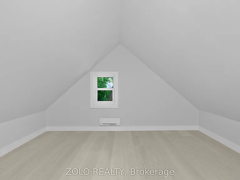 498 Charlotte St — Photo 29