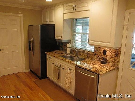 4th image of 824 SE 34th Ave