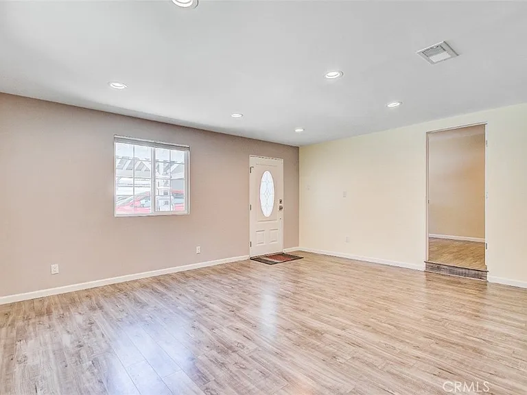 6854 Gentry Ave #ADU — Photo 4