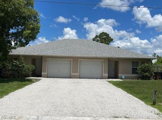 805/807 Meadow Rd, Lehigh Acres, FL 33973