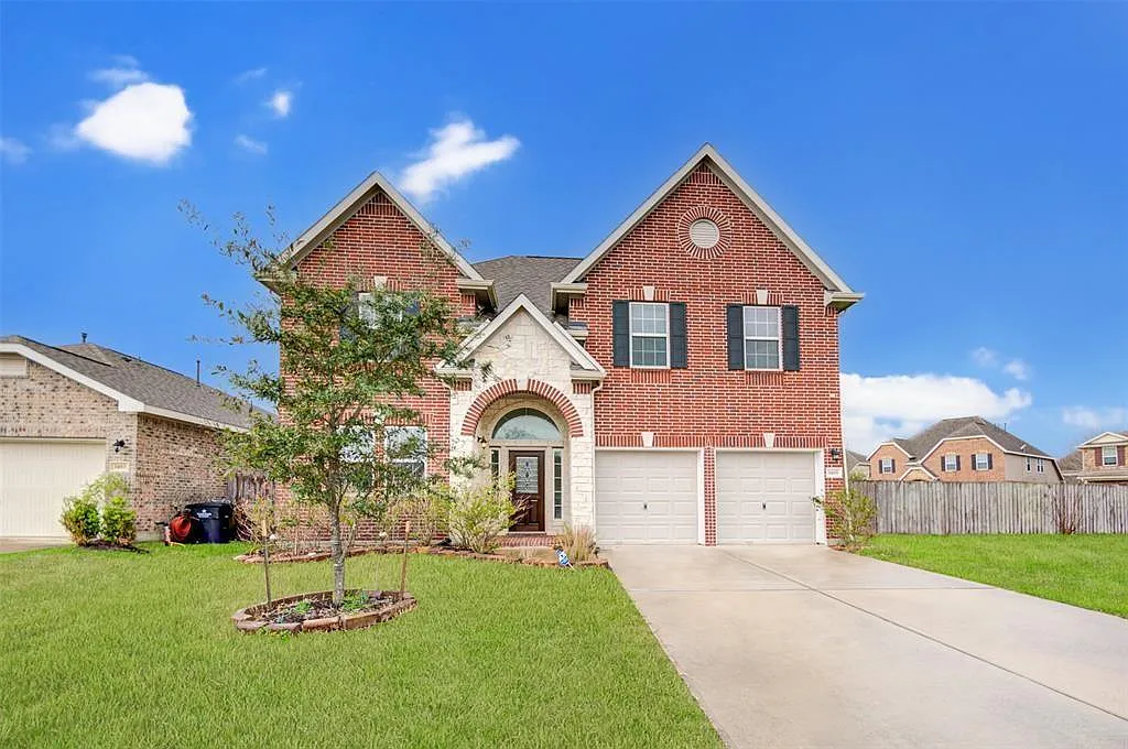 5 bed, 3.5 bath, 3429 sqft, $3,100 — Photo 1
