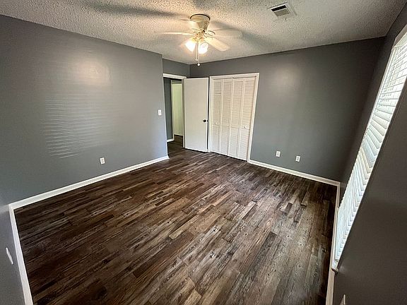 5th image of 4325 3rd Ave E