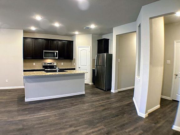 5th image of 2308 Erica Way