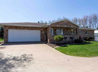 700 1st Ave W, Farley, IA 52046