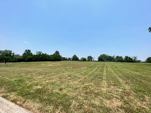 3rd image of 813 Stonebrook Dr