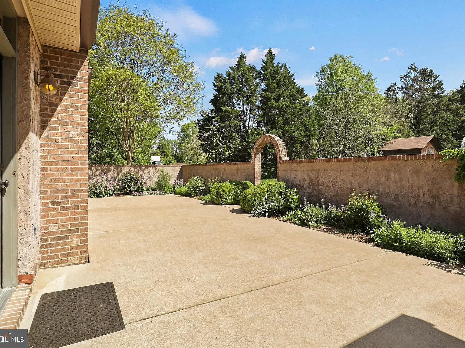 3 bed, 2521 sqft, $4,800 — Photo 3
