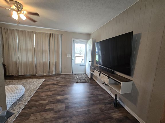 3rd image of 77 Pleasant Ridge Rd