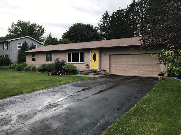 2nd image of 19 Cloverwood Dr