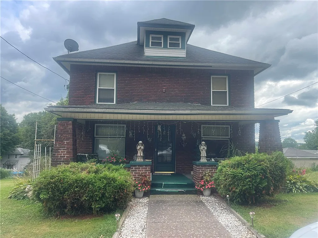 164 Chestnut St photo 1