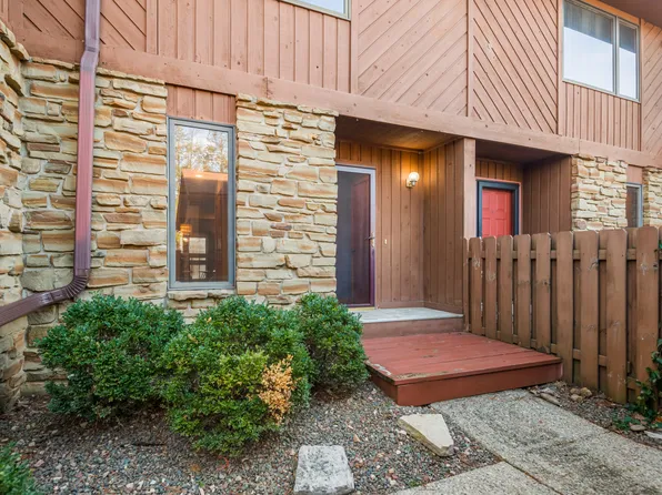 3187 Sycamore Dr, Columbus, IN 47203