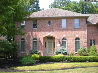 8772 Pointe Dr, Broadview Heights, OH 44147