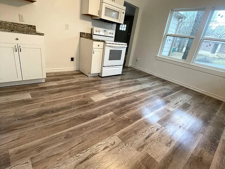 833 W Pecan St — Photo 2