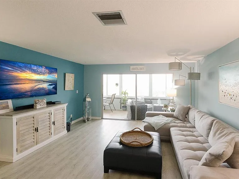 1255 E Peppertree Dr #501 — Photo 17
