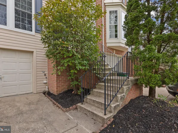 9511 Durness Ln, Laurel, MD 20723