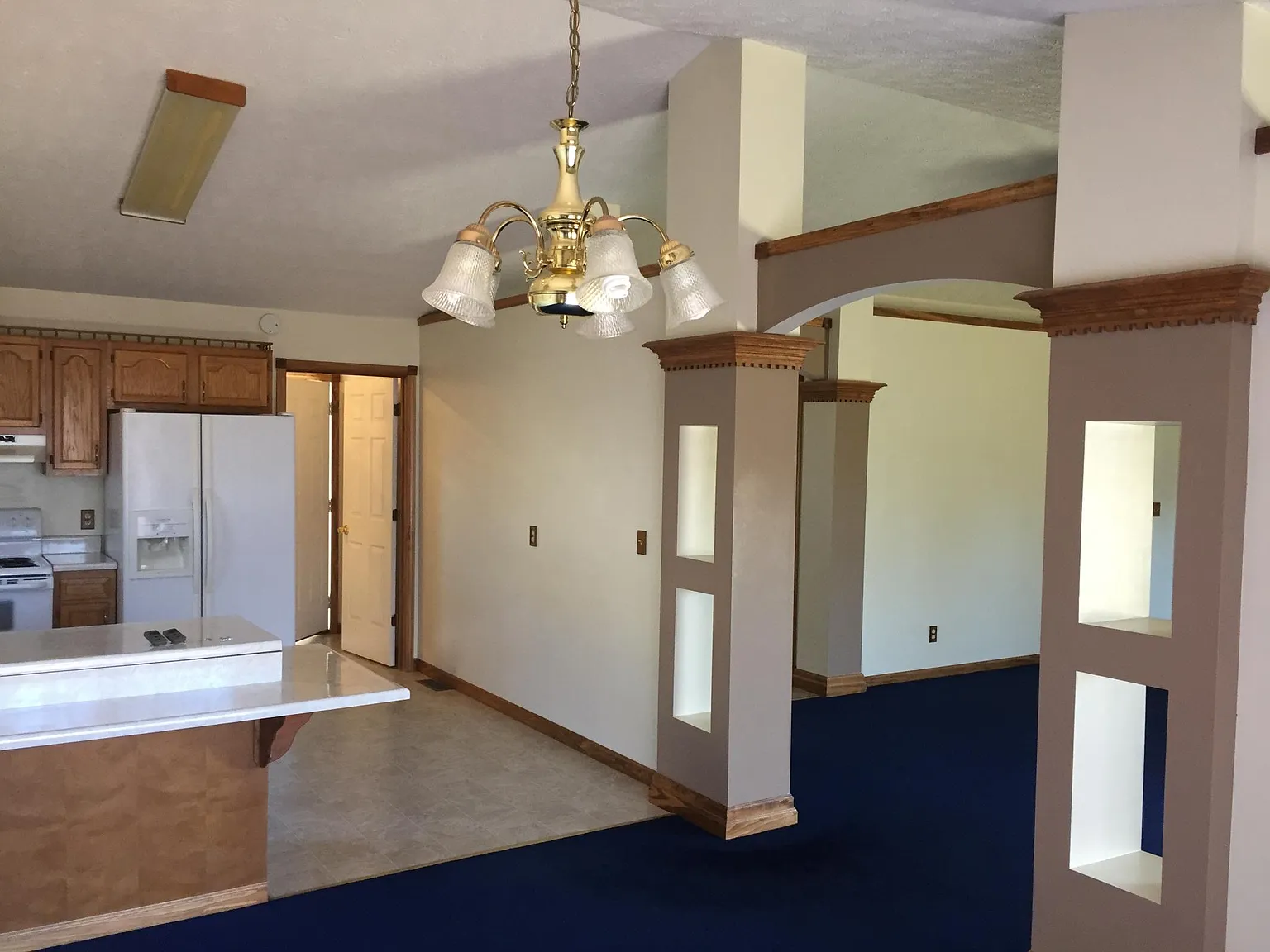 512 W Hoewisher Rd — Photo 3