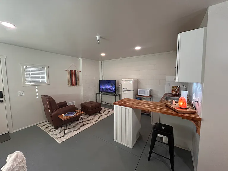 9505 Marilla Dr — Photo 6