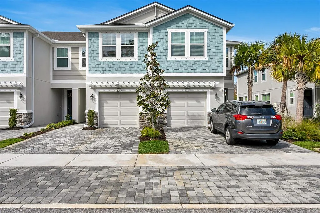3 bed, 2.5 bath, 1716 sqft, $2,695 — Photo 2