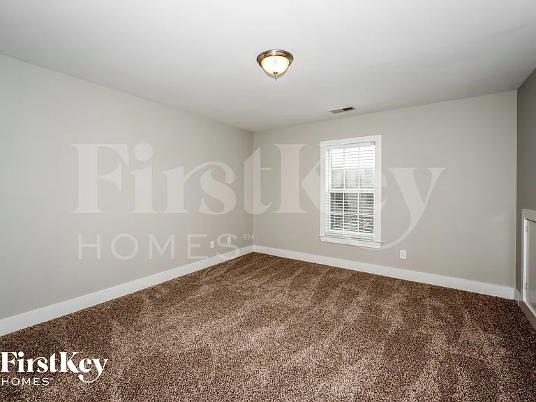 4598 Clubview Dr — Photo 10