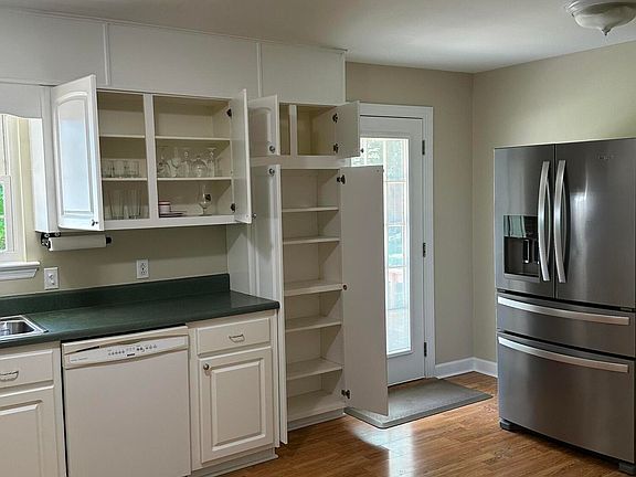 4th image of 710 Ogrady Dr