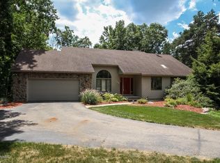 7650 Pine Park Dr SE, Grand Rapids, MI 49546