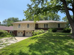 113 SE Lexington Cir, Blue Springs, MO 64014