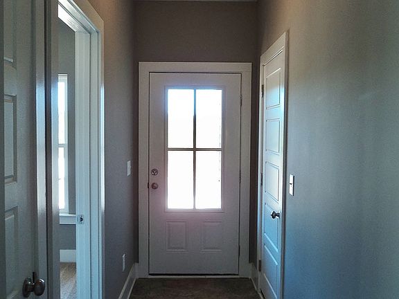 2nd image of 828 Kent Dr