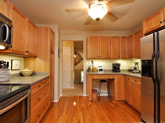 4th image of 104 E Wildwood Ln