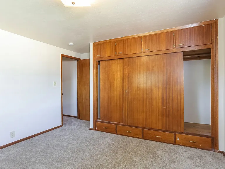 2408 Lake Dr — Photo 5