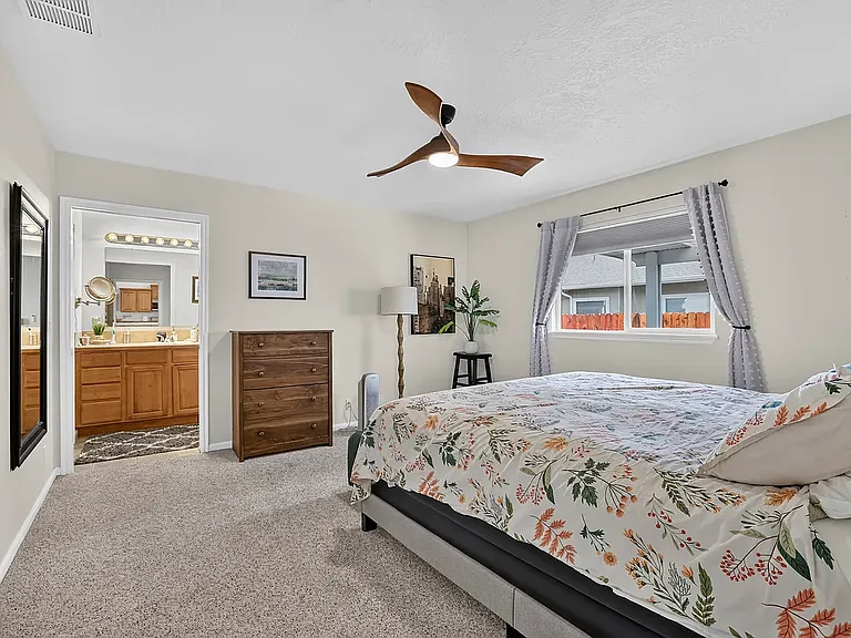 8106 W Penny Ln — Photo 21