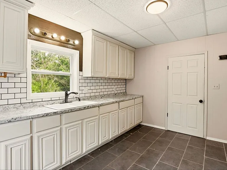 123 Woodside Ln — Photo 8