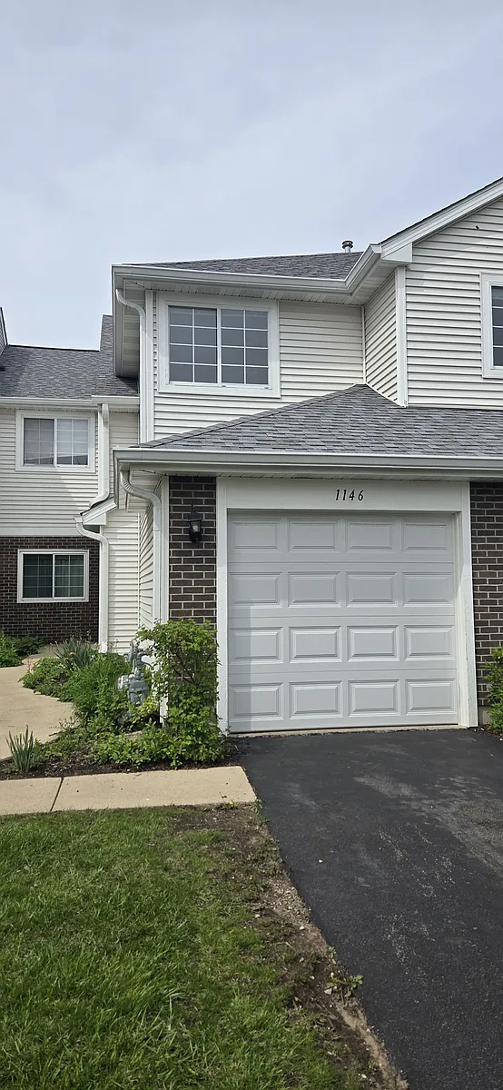 Building Photo - 1146 E Cambria Ln N