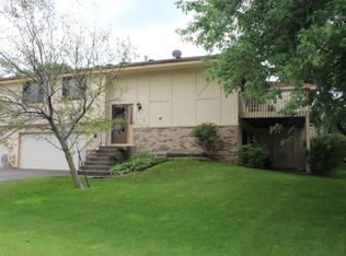 7201 Pontiac Cir, Chanhassen, MN 55317