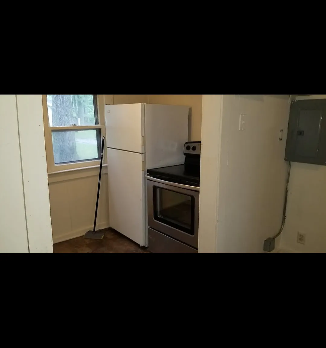 1 bed, 350 sqft, $675 — Photo 3