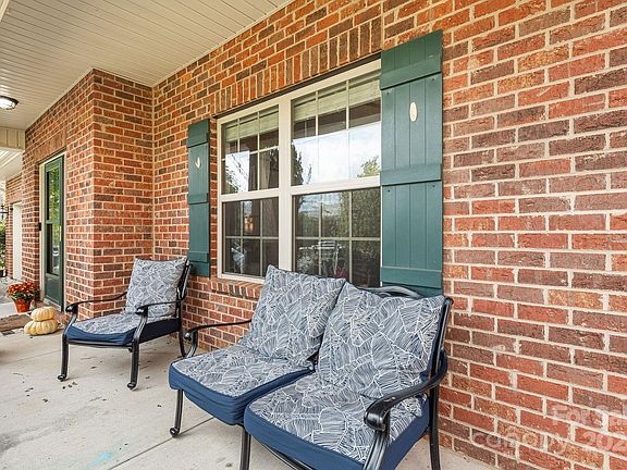 4th image of 2609 Glyncastle Way