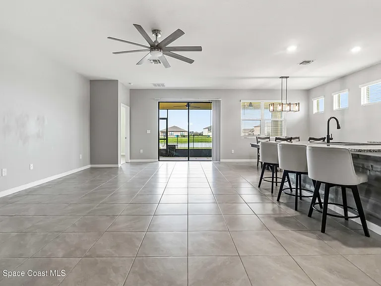 5349 Waterfall Pl — Photo 2