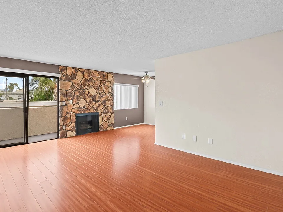 1816 Purdue Ave #204