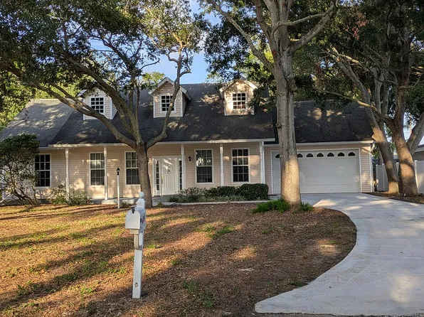 466 11th St, Palm Harbor, FL 34683