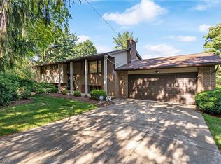 4620 La Burnum Dr, Akron, OH
