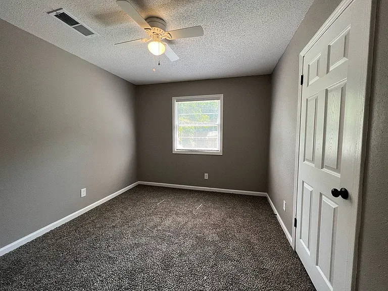 3715 Irma St — Photo 3