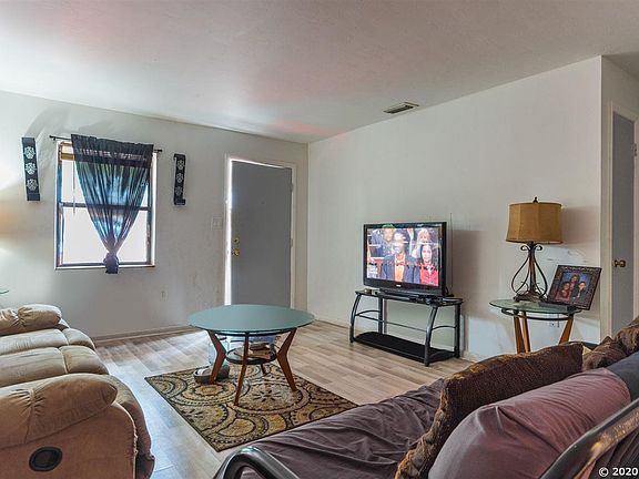 5th image of 1512 NE 3rd Ave