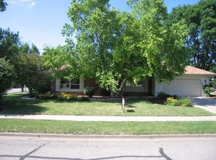 1300 E Crestview Dr, Sioux Falls, SD 57103