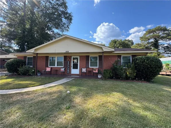 1908 Knowles Rd, Phenix City, AL 36869