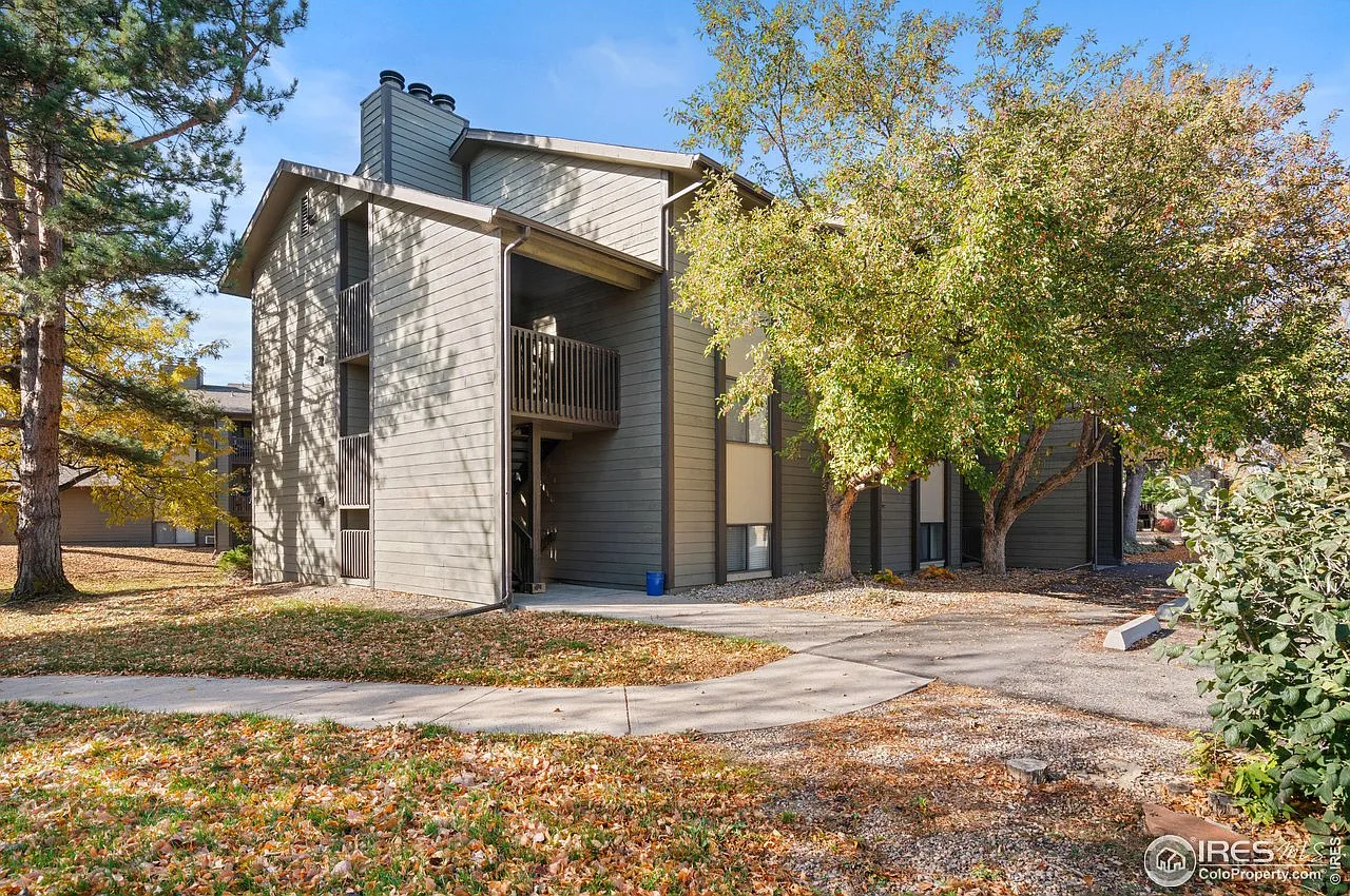 2 bed, 938 sqft, $1,595 — Photo 1
