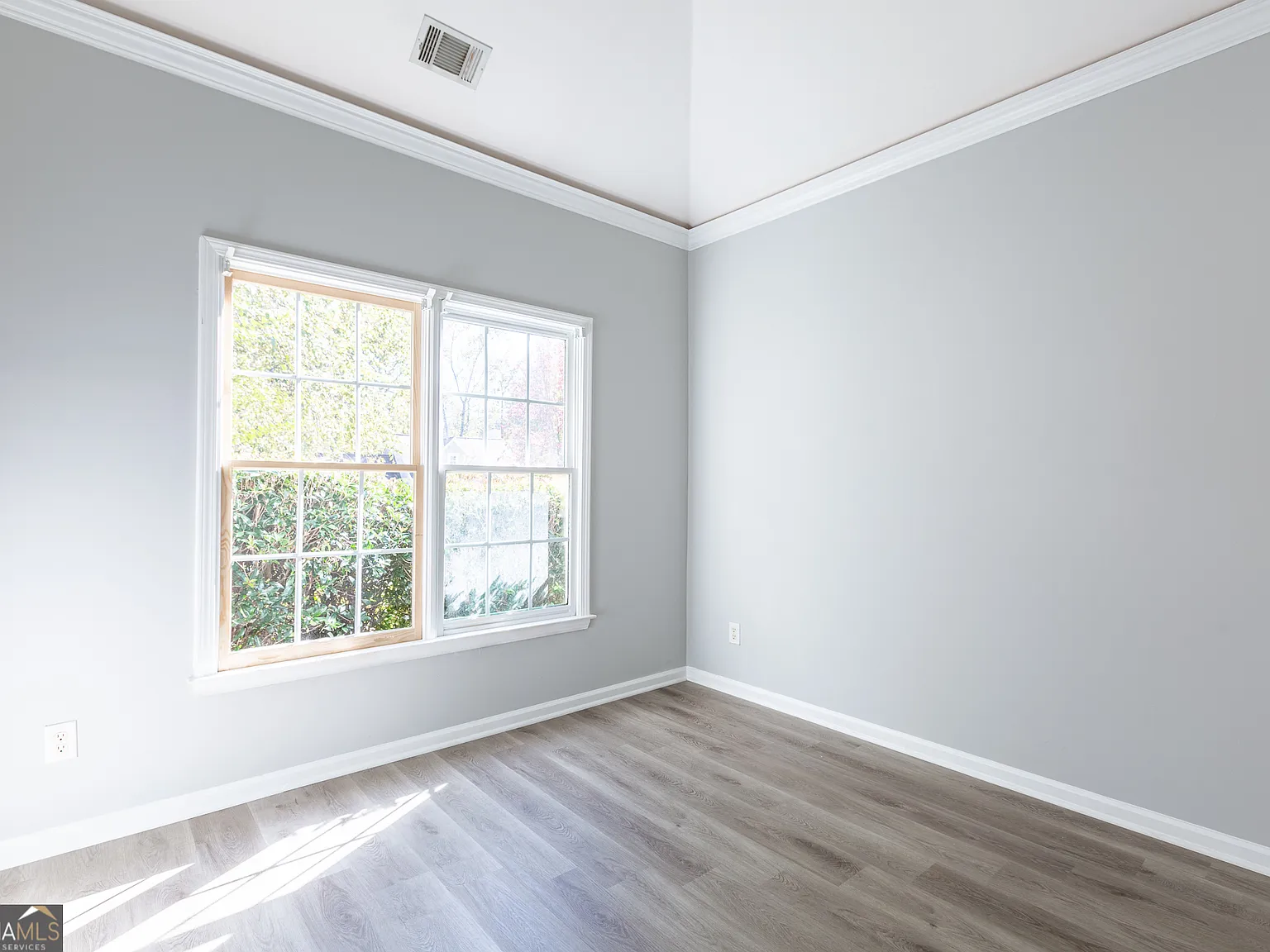 4 bed, 3.0 bath, 2460 sqft, $2,595 — Photo 4