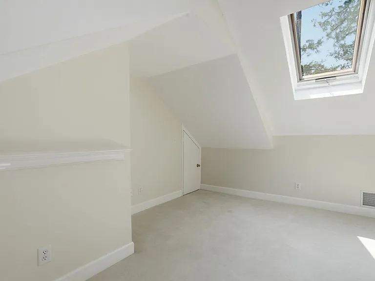 5 Fairlawn Ct — Photo 36