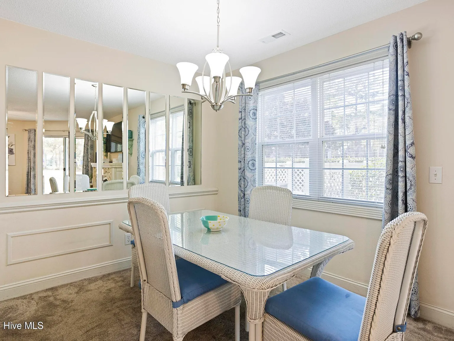 2 bed, 2.0 bath, 1178 sqft, $1,400 — Photo 4