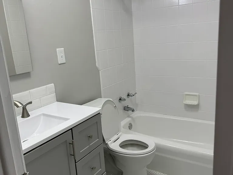 2121 Saint Johns Ave #8 — Photo 8