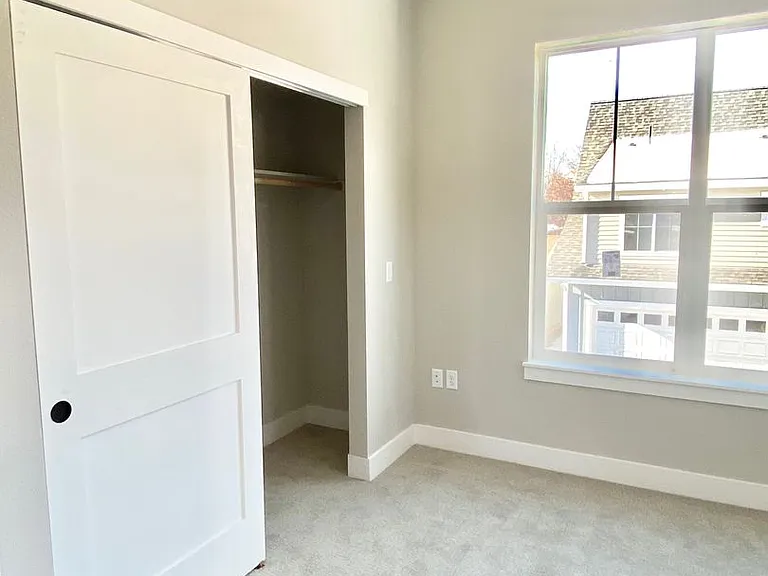 655 N Sheridan Ave — Photo 8