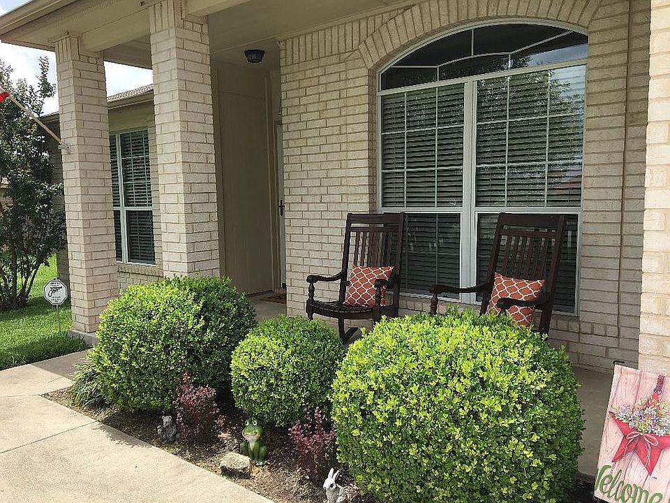 2nd image of 3700 Gowen Ct